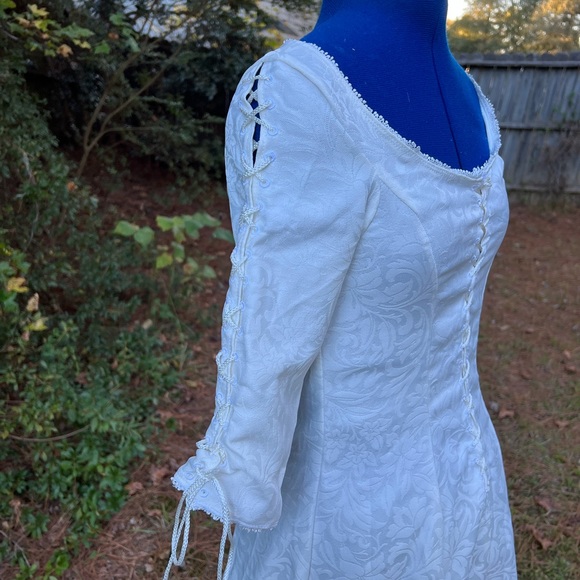 Elizabeth Swann Pirates of the Caribbean White Floral Cosplay Handmade Dress - Picture 6 of 6